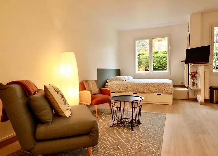 Royal De La Apartment *